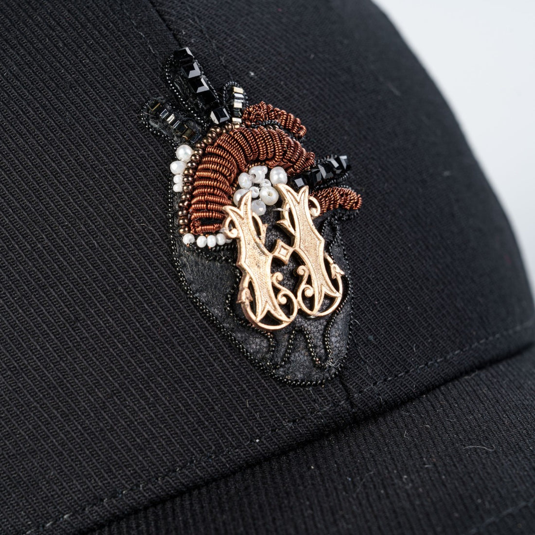 The H bead embroidery baseball cap